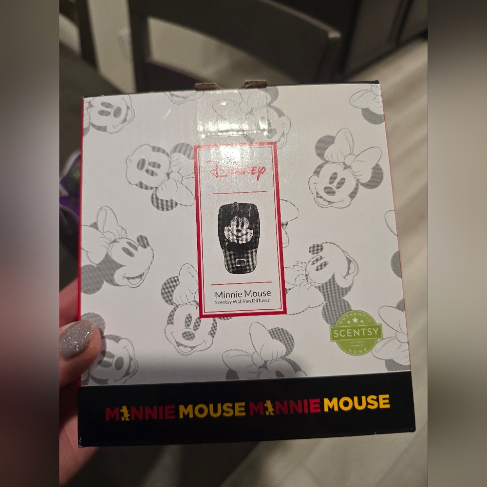 Scentsy Minnie Mouse Wall Fan Diffuse